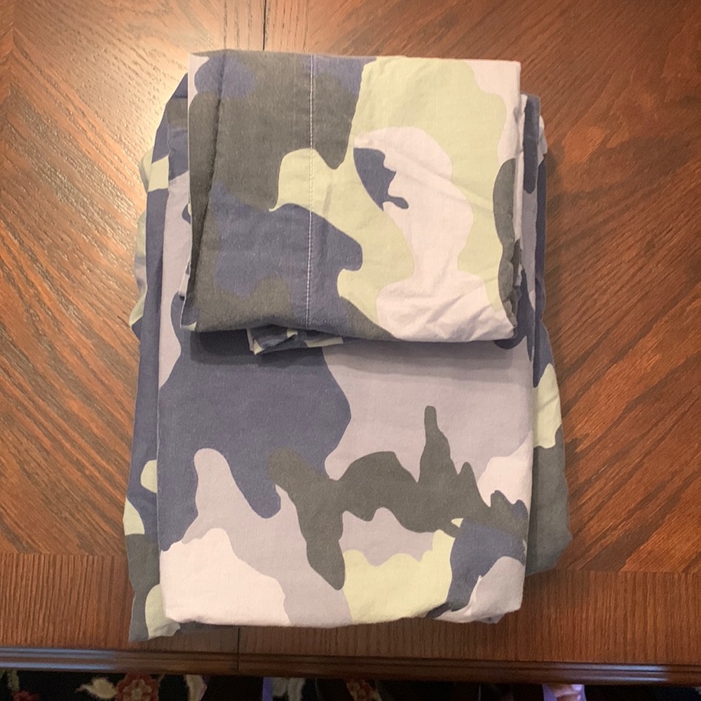 Pottery barn teen twin sheets - blue camo